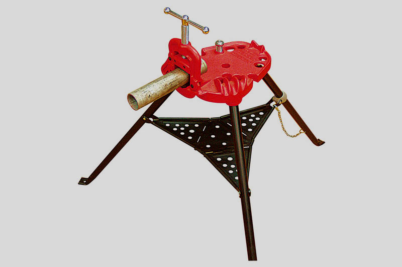 Трубные тиски с верстаком-треногой